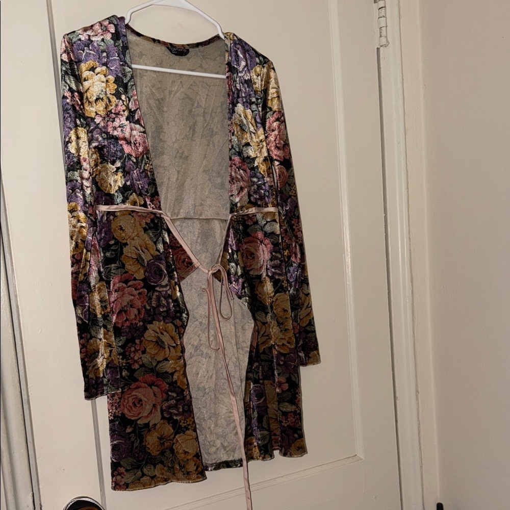 Topshop Beige and Black Floral Kimono size 4